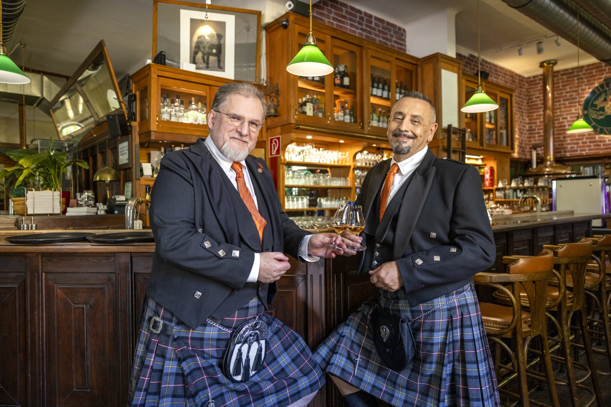 Whiskey Consultants_0624_L3810_be